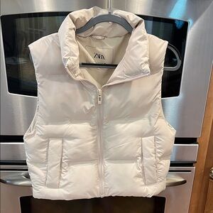 Zara Off-White Puffer Vest size XS